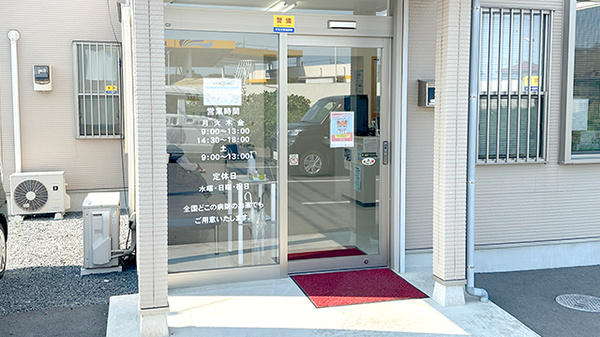 入口（自動ドア）